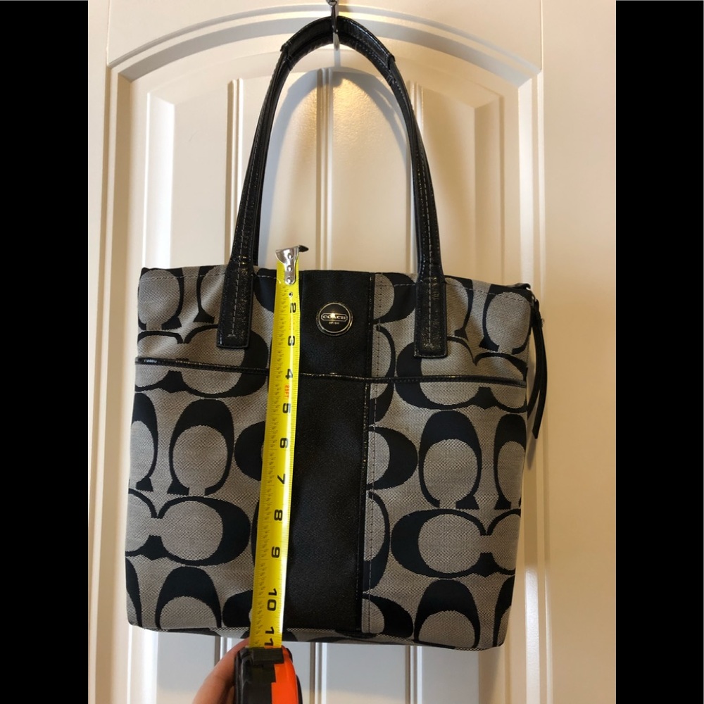 Beautiful, used authentic Coach purse & wallet.